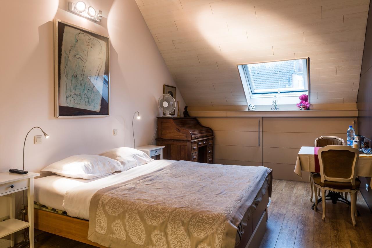 Breadpoint Bed & Breakfast *